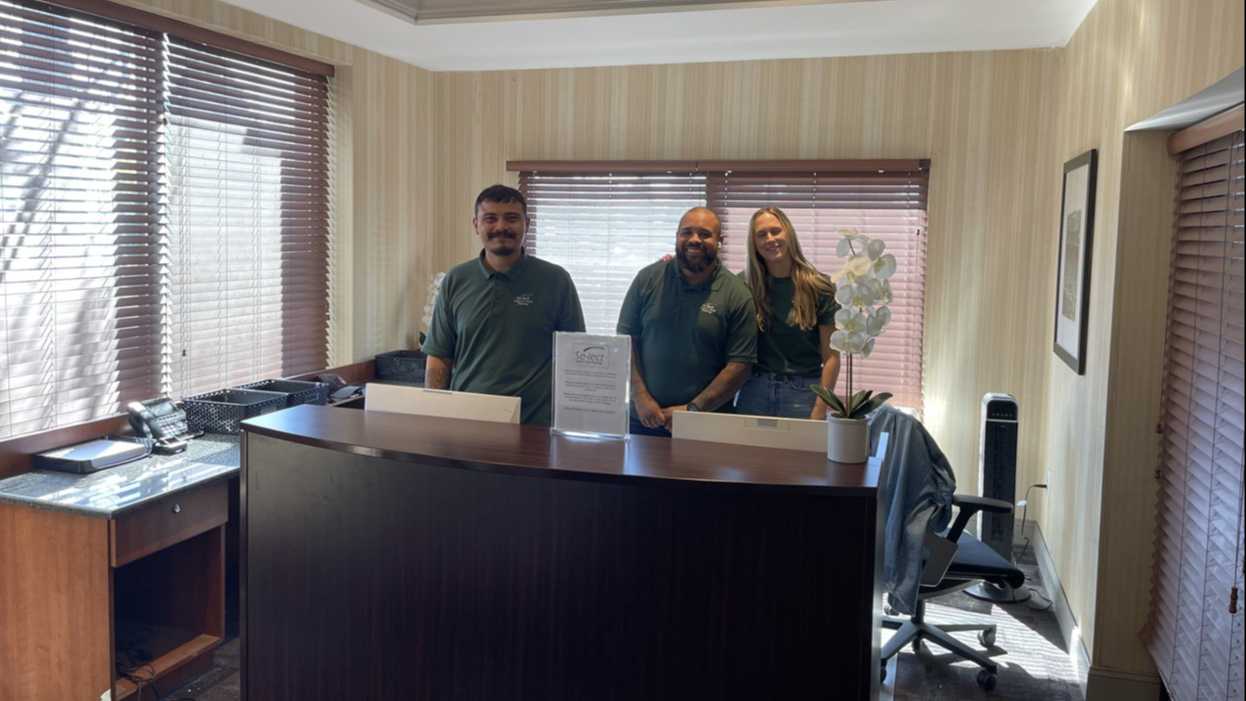 Select Parking at Hampton Inn - Gallery 3